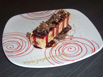 SEMIFREDDO DI NOCCIOLE CON AMARENE